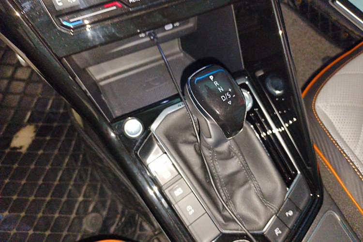 Used Volkswagen Tayron X 2023 380TSI Four-Wheel Drive Flagship Smart Edition Gear Lever