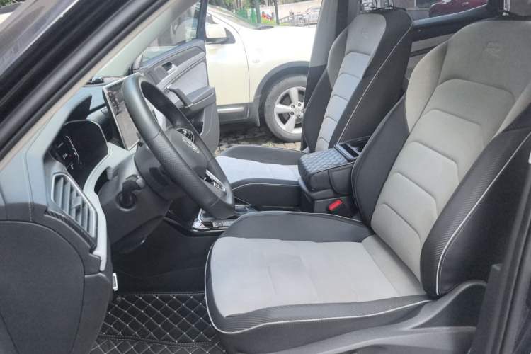 Used Volkswagen Tayron X 2023 330TSI Two-Wheel-Drive Prestige High-Energy Version Left Front Seat