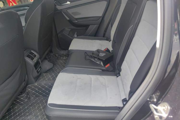 Used Volkswagen Tayron X 2023 330TSI Two-Wheel-Drive Prestige High-Energy Version Left Rear Seat