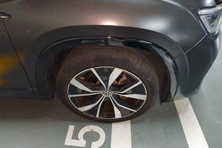 Used Volkswagen Tayron X 2023 380TSI Four-Wheel Drive Flagship Smart Edition Right Front Wheel Hub