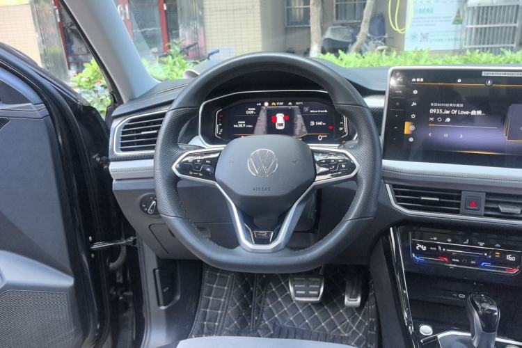 Used Volkswagen Tayron X 2023 330TSI Two-Wheel-Drive Prestige High-Energy Version Steering Wheel