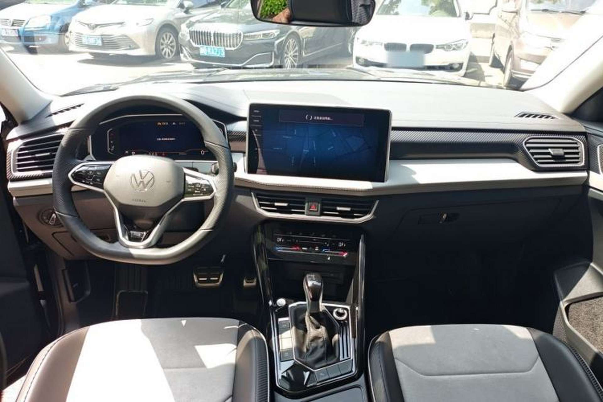 Used Volkswagen Tayron X 2023 330TSI Two-Wheel-Drive Prestige High-Energy Version Center Console