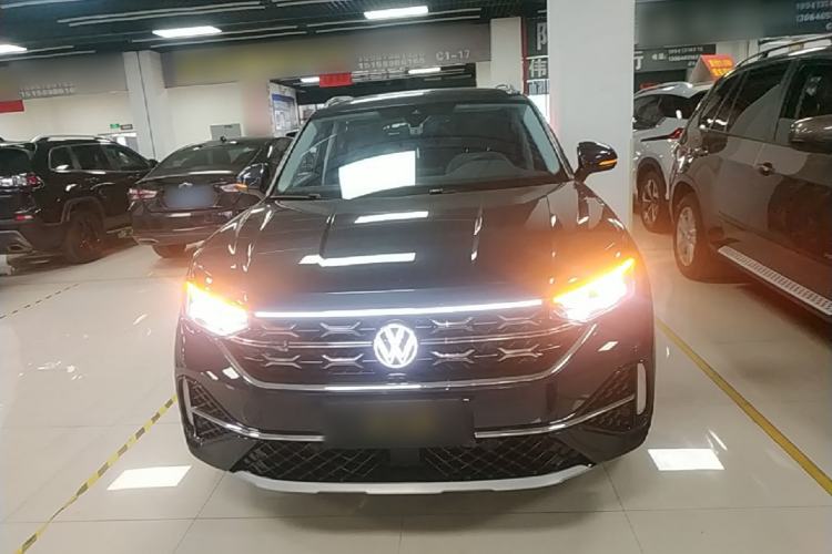 Used Volkswagen Tayron X 2023 330TSI Two-Wheel-Drive Prestige High-Energy Version Front