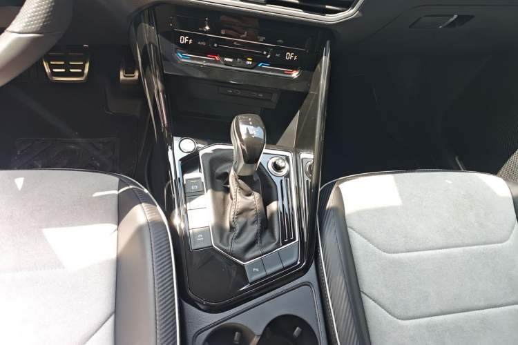 Used Volkswagen Tayron X 2023 330TSI Two-Wheel-Drive Prestige High-Energy Version Gear Lever