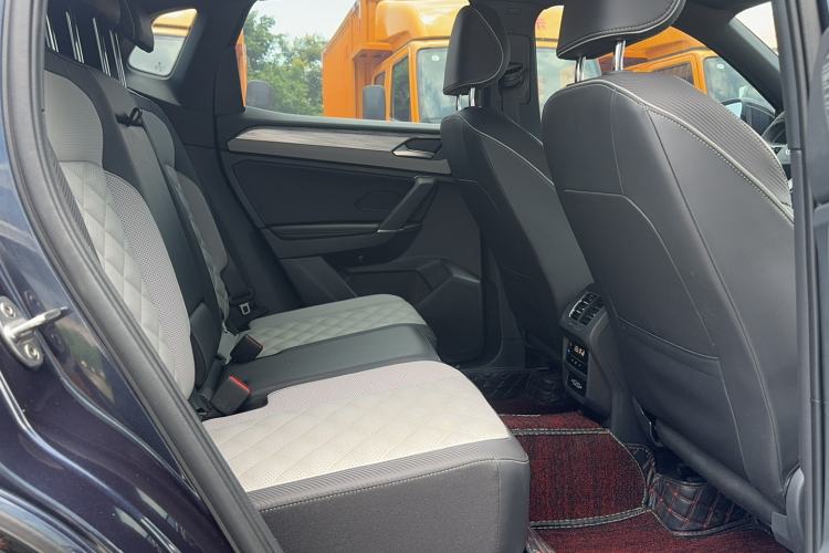 Used Volkswagen Tayron X 2023 330TSI Two-Wheel-Drive Flagship Smart Edition Interior 2