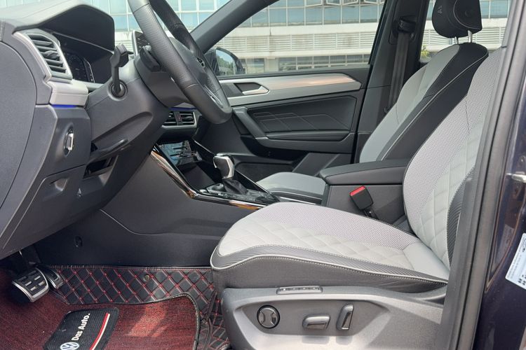 Used Volkswagen Tayron X 2023 330TSI Two-Wheel-Drive Flagship Smart Edition Interior 4