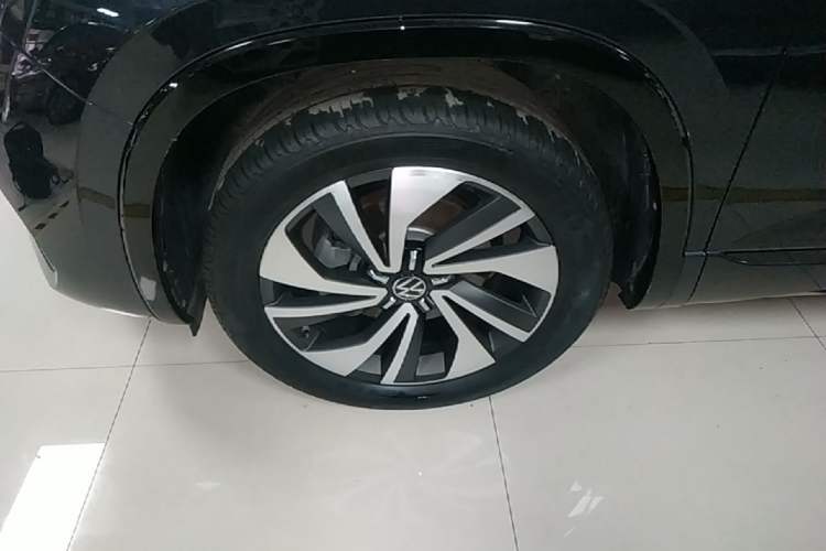 Used Volkswagen Tayron X 2023 330TSI Two-Wheel-Drive Prestige High-Energy Version Left Front Wheel Hub