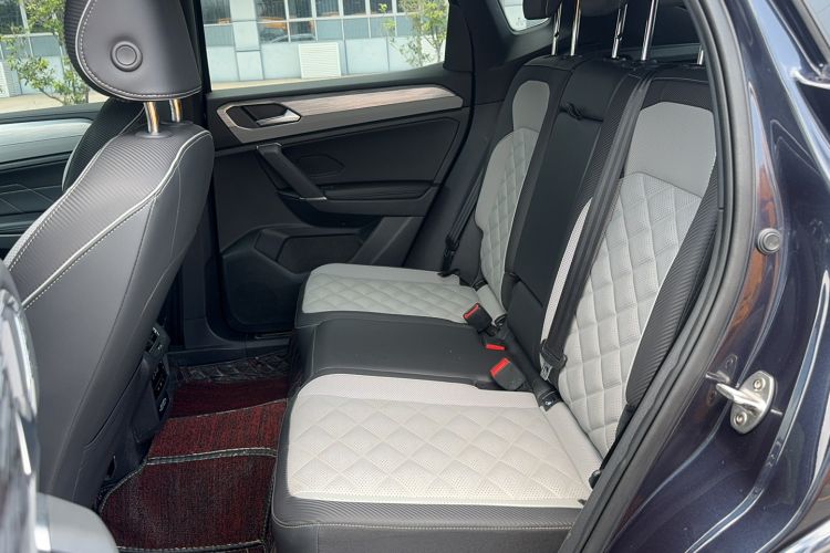 Used Volkswagen Tayron X 2023 330TSI Two-Wheel-Drive Flagship Smart Edition Left Rear Seat