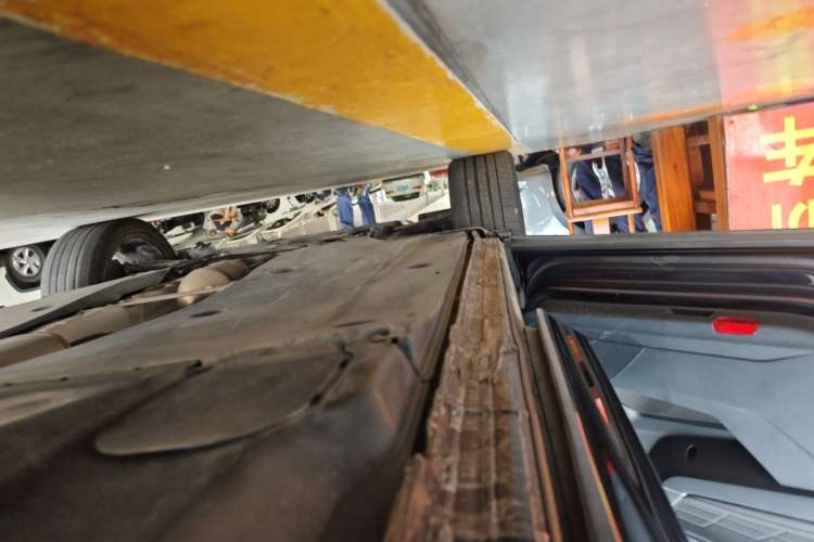Used Volkswagen Tayron X 2023 330TSI Two-Wheel-Drive Flagship Smart Edition Left Side Sill