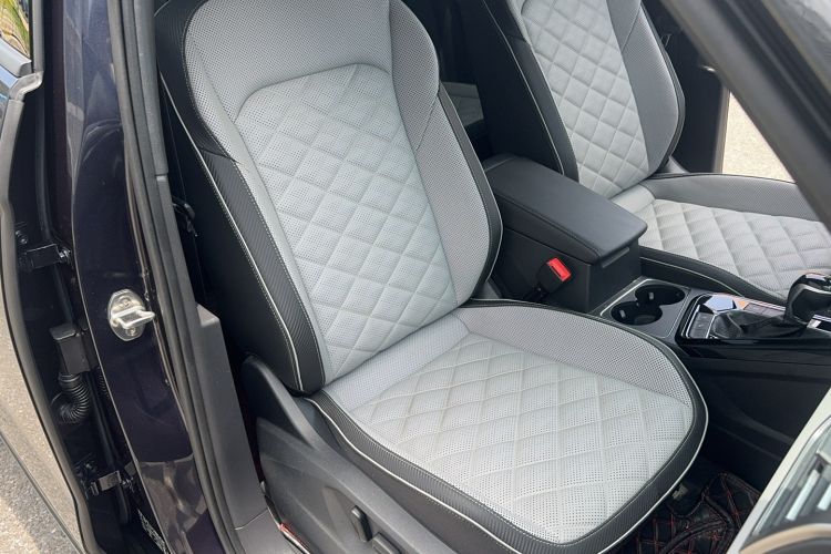 Used Volkswagen Tayron X 2023 330TSI Two-Wheel-Drive Flagship Smart Edition Right Front Seat