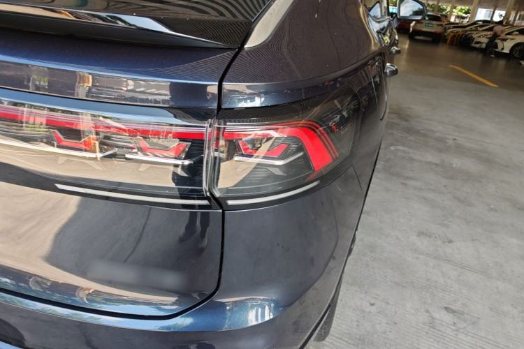 Used Volkswagen Tayron X 2023 330TSI Two-Wheel-Drive Flagship Smart Edition Right Rear Taillight