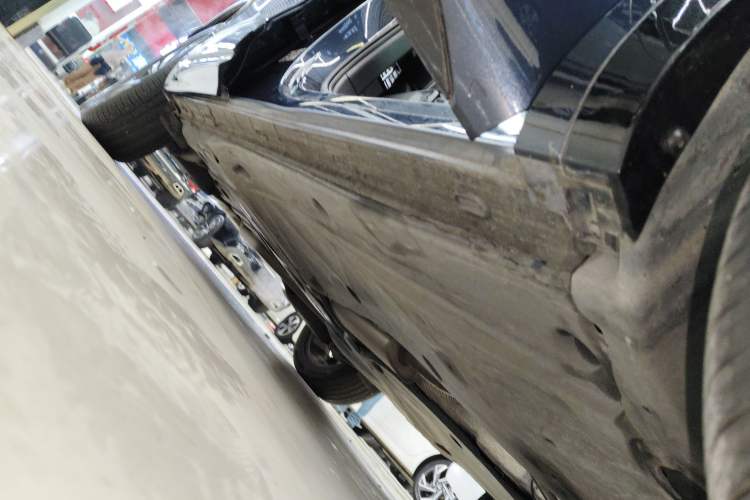 Used Volkswagen Tayron X 2023 330TSI Two-Wheel-Drive Prestige High-Energy Version Right Side Sill