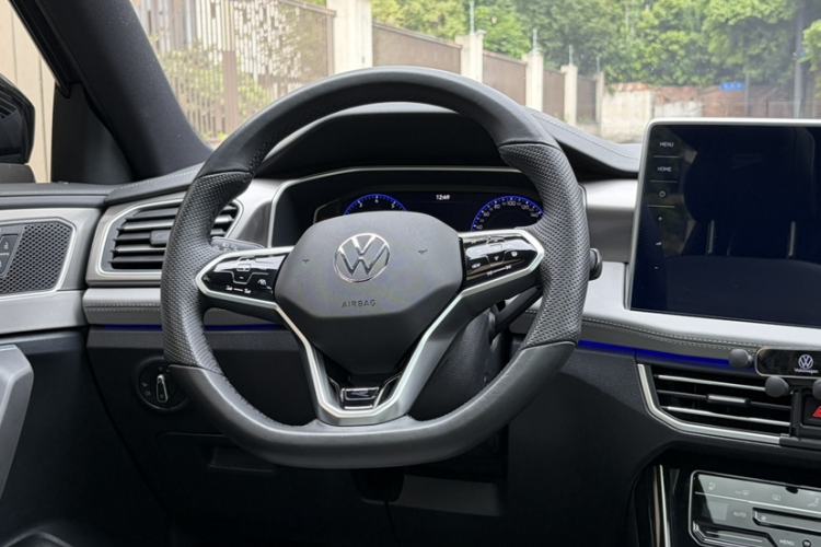 Used Volkswagen Tayron X 2023 330TSI Two-Wheel-Drive Flagship Smart Edition Steering Wheel