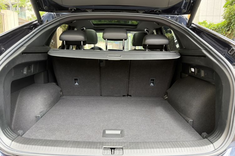 Used Volkswagen Tayron X 2023 330TSI Two-Wheel-Drive Flagship Smart Edition Trunk