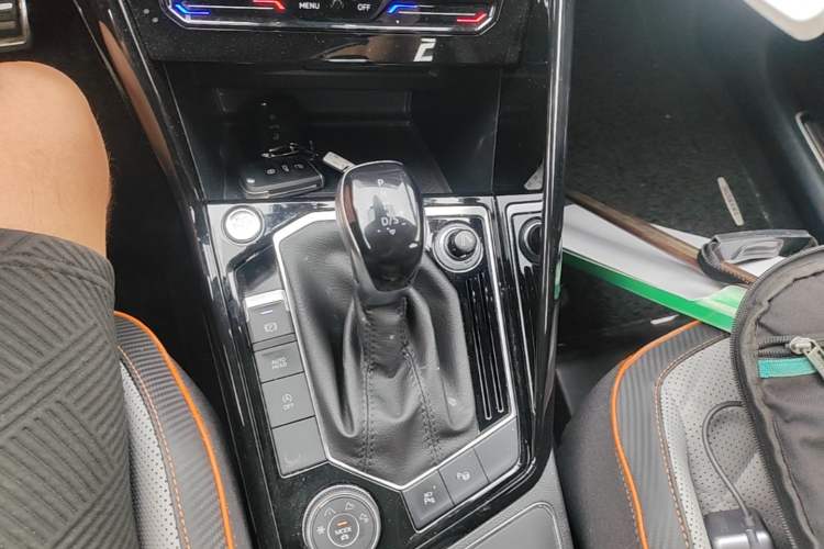Used Volkswagen Tayron X 2023 Revised 380TSI Four-Wheel Drive Flagship Smart Edition Gear Lever