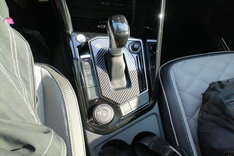Used Volkswagen Tayron X 2023 Revised 380TSI Four-Wheel Drive Flagship Smart Edition Gear Lever