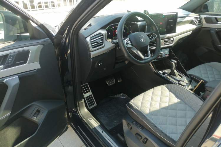 Used Volkswagen Tayron X 2023 Revised 380TSI Four-Wheel Drive Flagship Smart Edition Interior 3