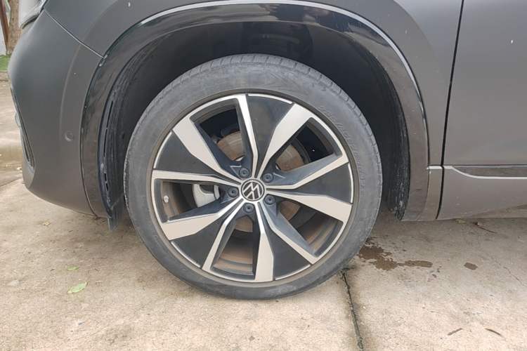 Used Volkswagen Tayron X 2023 Revised 380TSI Four-Wheel Drive Flagship Smart Edition Left Front Wheel Hub