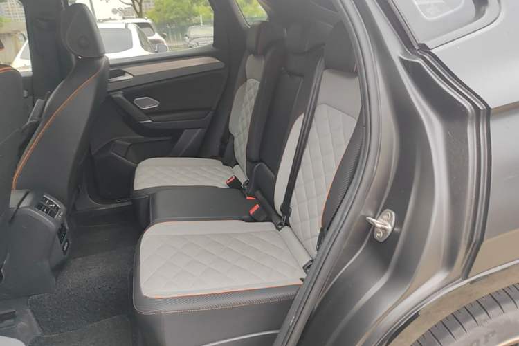 Used Volkswagen Tayron X 2023 Revised 380TSI Four-Wheel Drive Flagship Smart Edition Left Rear Seat
