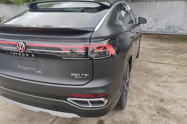 Used Volkswagen Tayron X 2023 Revised 380TSI Four-Wheel Drive Flagship Smart Edition Right Rear Taillight