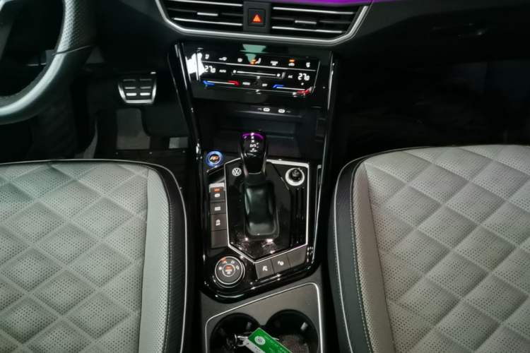 Used Volkswagen Tayron X 2023 380TSI Four-Wheel Drive Flagship Smart Edition Gear Lever