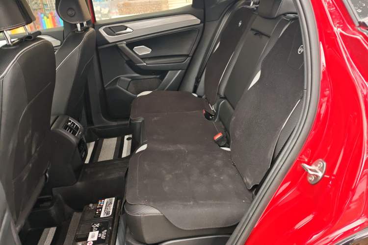 Used Volkswagen Tayron X 2023 380TSI Four-Wheel Drive Flagship Smart Edition Left Rear Seat