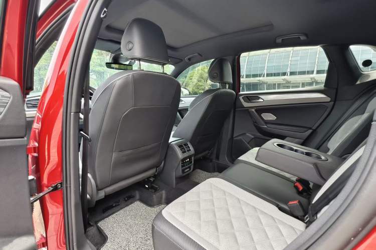 Used Volkswagen Tayron X 2023 380TSI Four-Wheel Drive Flagship Smart Edition Interior 2