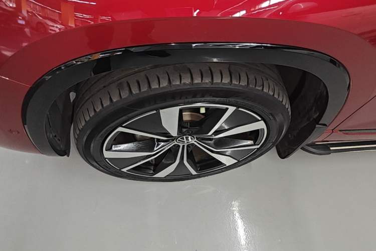 Used Volkswagen Tayron X 2023 380TSI Four-Wheel Drive Flagship Smart Edition Left Front Wheel Hub