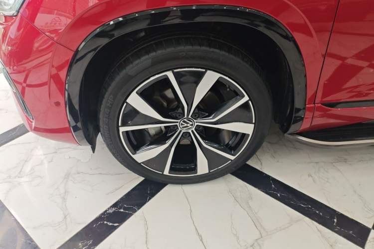 Used Volkswagen Tayron X 2023 380TSI Four-Wheel Drive Flagship Smart Edition Left Front Wheel Hub