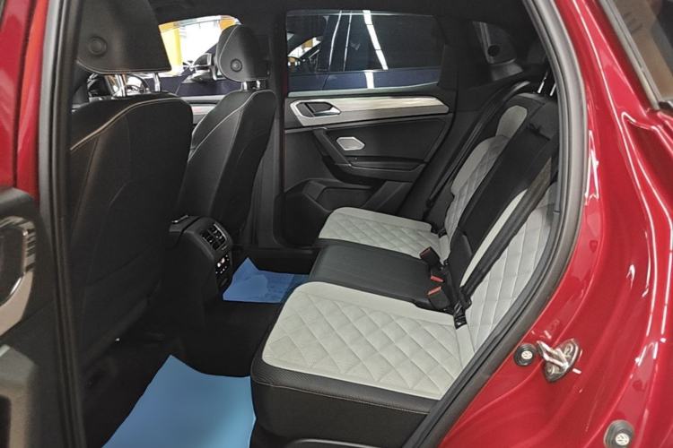Used Volkswagen Tayron X 2023 380TSI Four-Wheel Drive Flagship Smart Edition Left Rear Seat