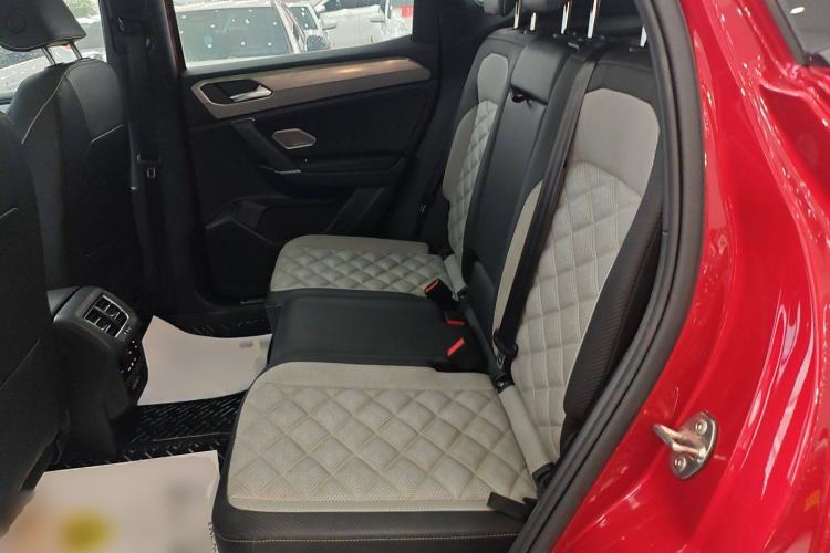 Used Volkswagen Tayron X 2023 380TSI Four-Wheel Drive Flagship Smart Edition Left Rear Seat