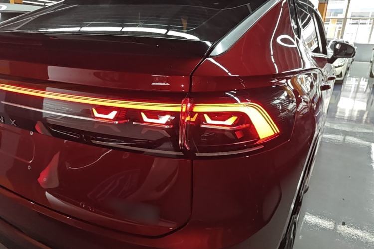 Used Volkswagen Tayron X 2023 380TSI Four-Wheel Drive Flagship Smart Edition Right Rear Taillight