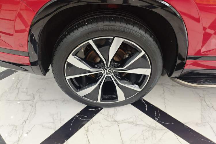 Used Volkswagen Tayron X 2023 380TSI Four-Wheel Drive Flagship Smart Edition Right Rear Wheel Hub