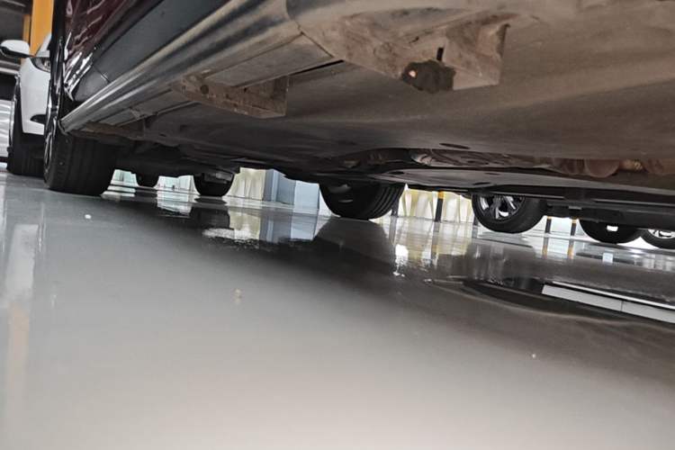 Used Volkswagen Tayron X 2023 380TSI Four-Wheel Drive Flagship Smart Edition Right Side Sill