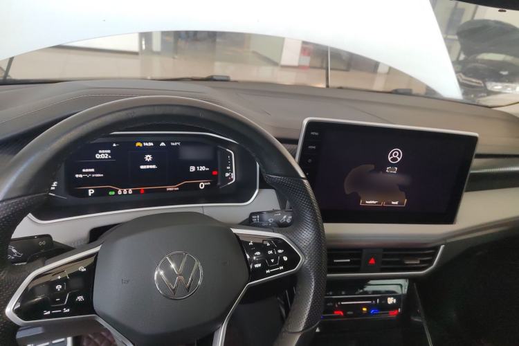 Used Volkswagen Tayron X 2023 330TSI Two-Wheel-Drive Prestige High-Energy Version Center Console