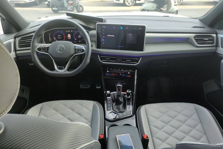 Used Volkswagen Tayron X 2023 330TSI Two-Wheel-Drive Flagship Smart Edition Center Console