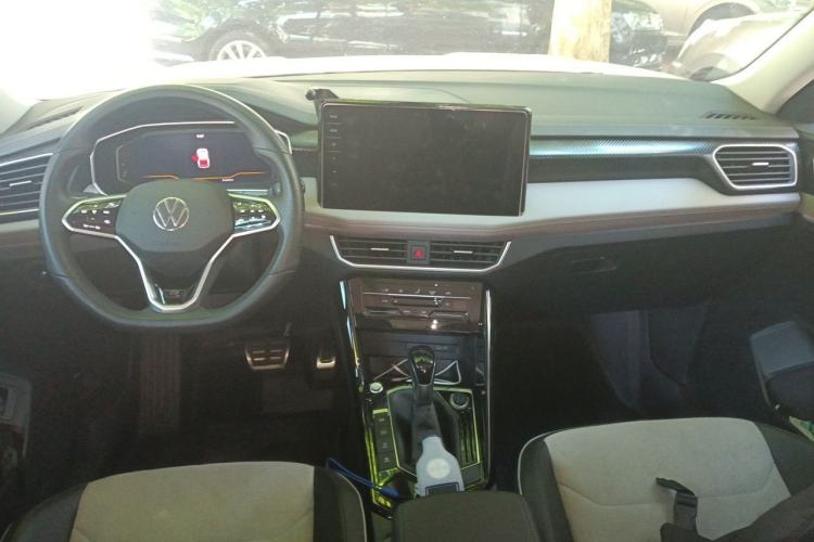 Used Volkswagen Tayron X 2023 330TSI Two-Wheel-Drive Prestige High-Energy Version Center Console