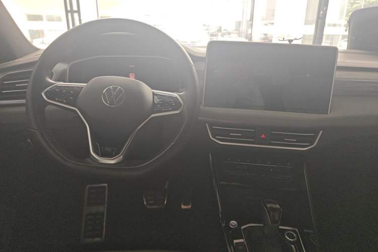 Used Volkswagen Tayron X 2023 330TSI Two-Wheel-Drive Flagship Smart Edition Center Console