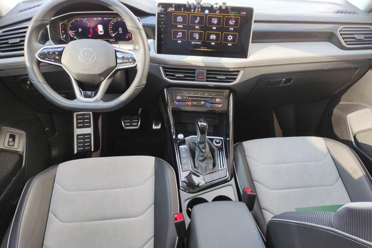 Used Volkswagen Tayron X 2023 330TSI Two-Wheel-Drive Prestige High-Energy Version Center Console