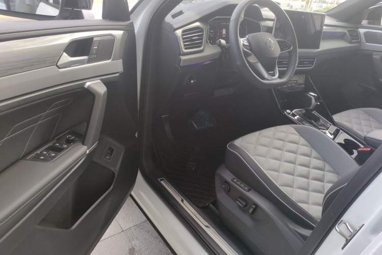 Used Volkswagen Tayron X 2023 330TSI Two-Wheel-Drive Flagship Smart Edition Driver Seat