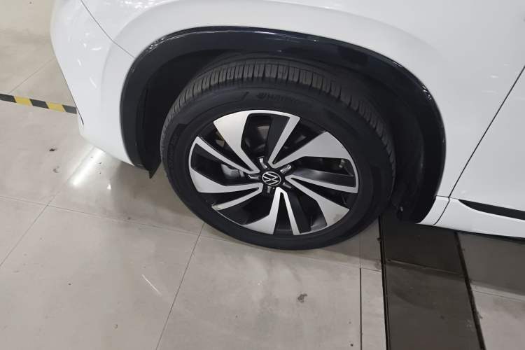 Used Volkswagen Tayron X 2023 330TSI Two-Wheel-Drive Prestige High-Energy Version Exterior 4