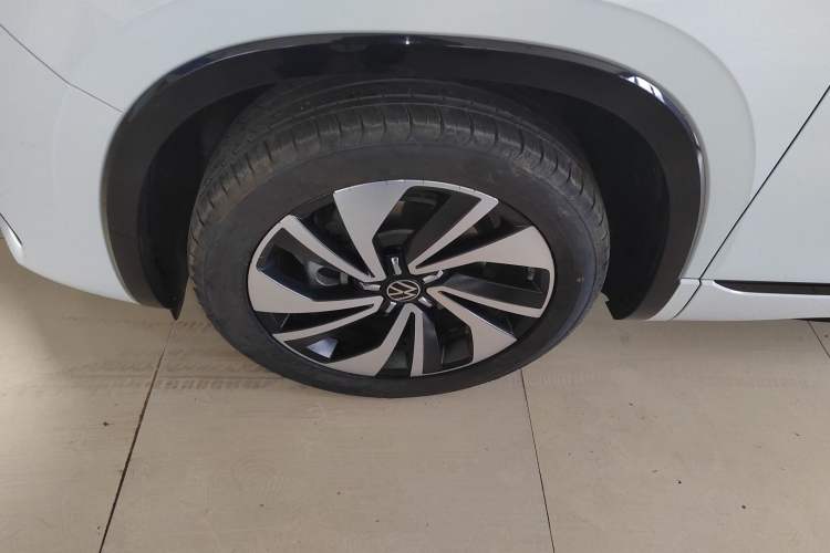 Used Volkswagen Tayron X 2023 330TSI Two-Wheel-Drive Prestige High-Energy Version Exterior 4