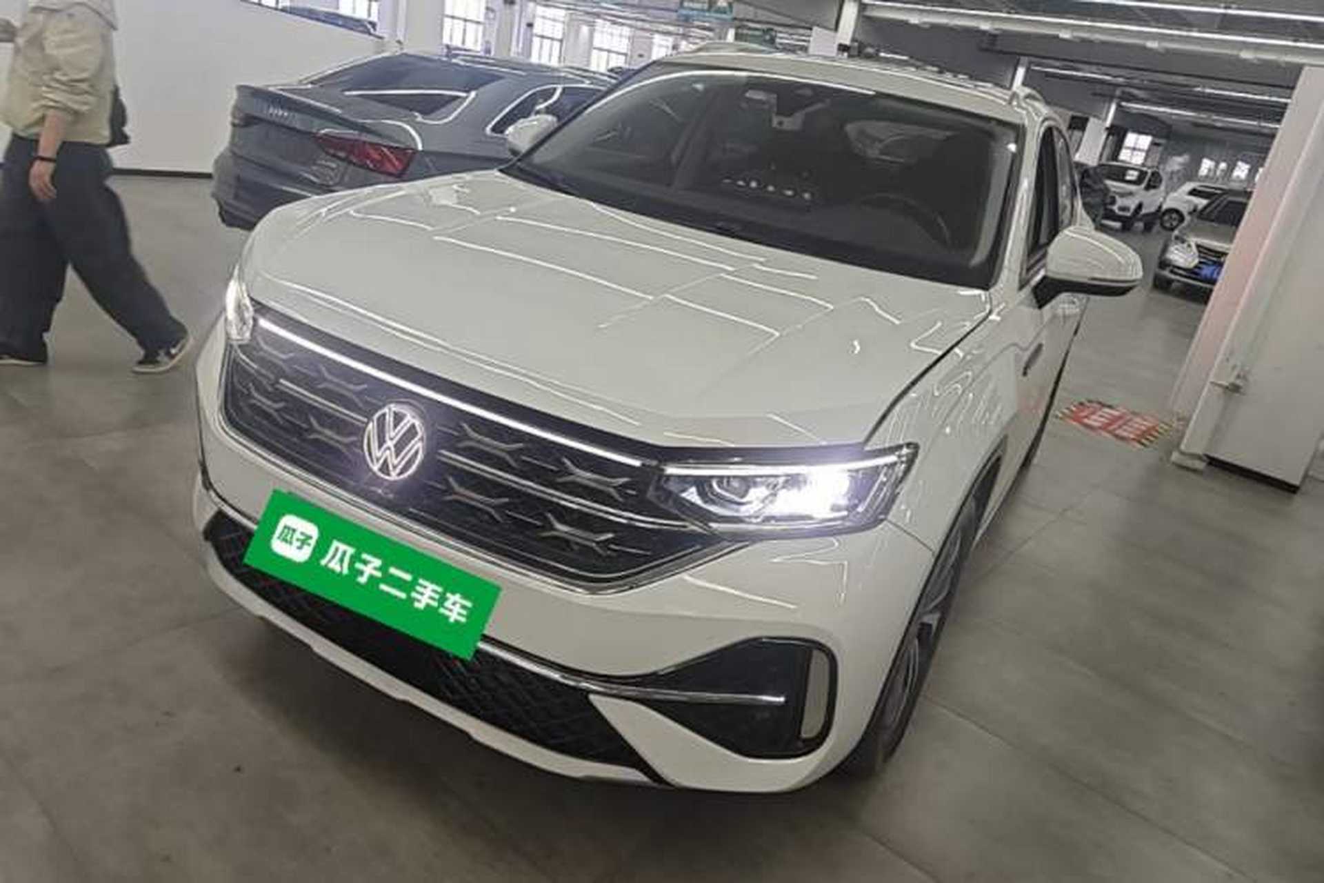 Used Volkswagen Tayron X 2023 330TSI Two-Wheel-Drive Prestige High-Energy Version Front Left 45 Deg