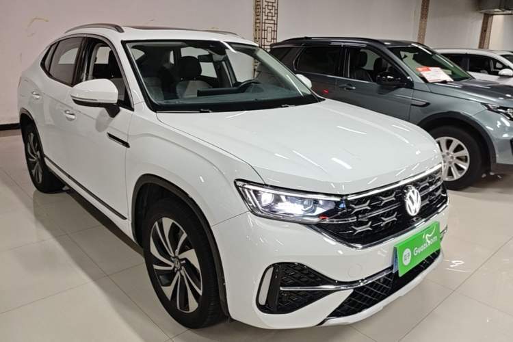 Used Volkswagen Tayron X 2023 330TSI Two-Wheel-Drive Prestige High-Energy Version Front Right 45 Deg