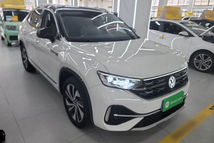 Used Volkswagen Tayron X 2023 330TSI Two-Wheel-Drive Prestige High-Energy Version Front Right 45 Deg