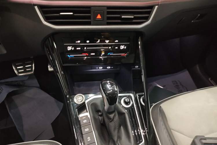 Used Volkswagen Tayron X 2023 330TSI Two-Wheel-Drive Prestige High-Energy Version Gear Lever