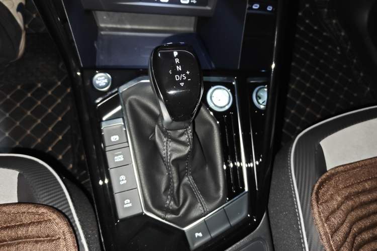 Used Volkswagen Tayron X 2023 330TSI Two-Wheel-Drive Prestige High-Energy Version Gear Lever