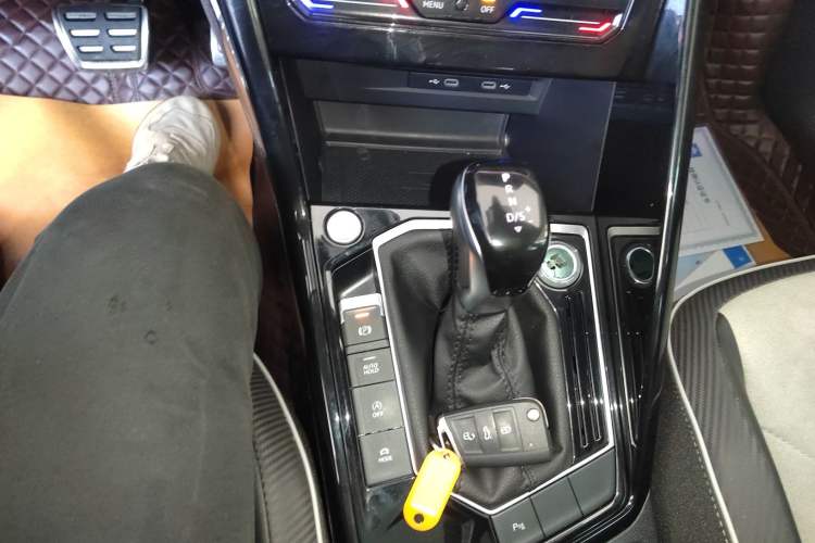 Used Volkswagen Tayron X 2023 330TSI Two-Wheel-Drive Prestige High-Energy Version Gear Lever