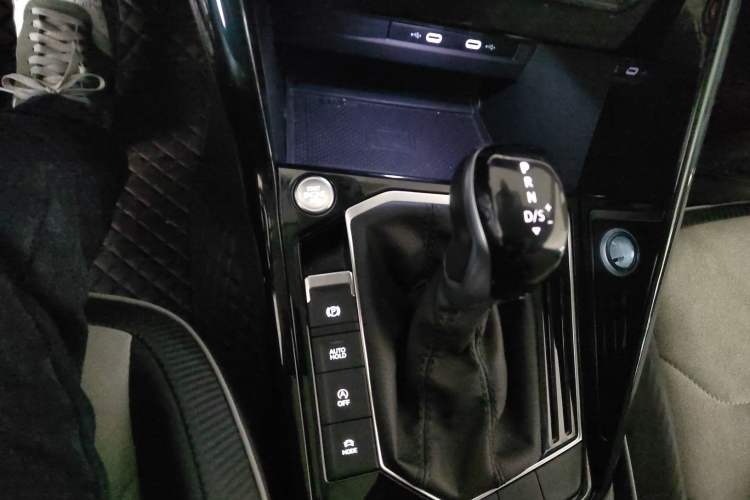 Used Volkswagen Tayron X 2023 330TSI Two-Wheel-Drive Prestige High-Energy Version Gear Lever