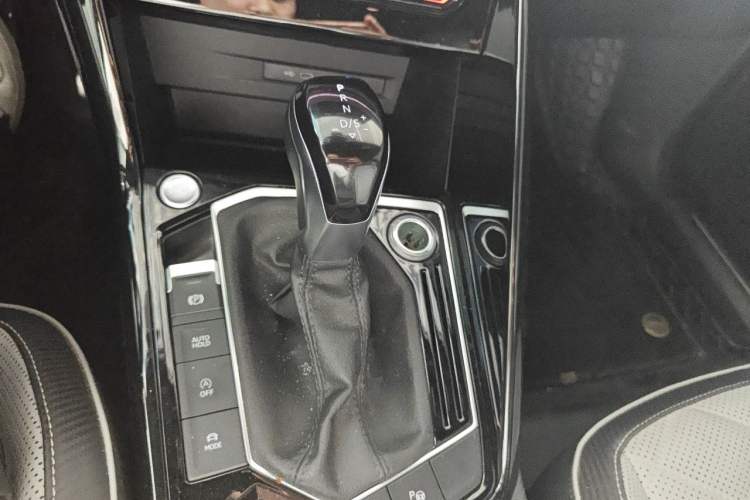 Used Volkswagen Tayron X 2023 330TSI Two-Wheel-Drive Flagship Smart Edition Gear Lever